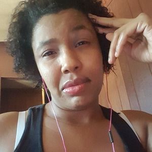 Meet your Posher, Dina